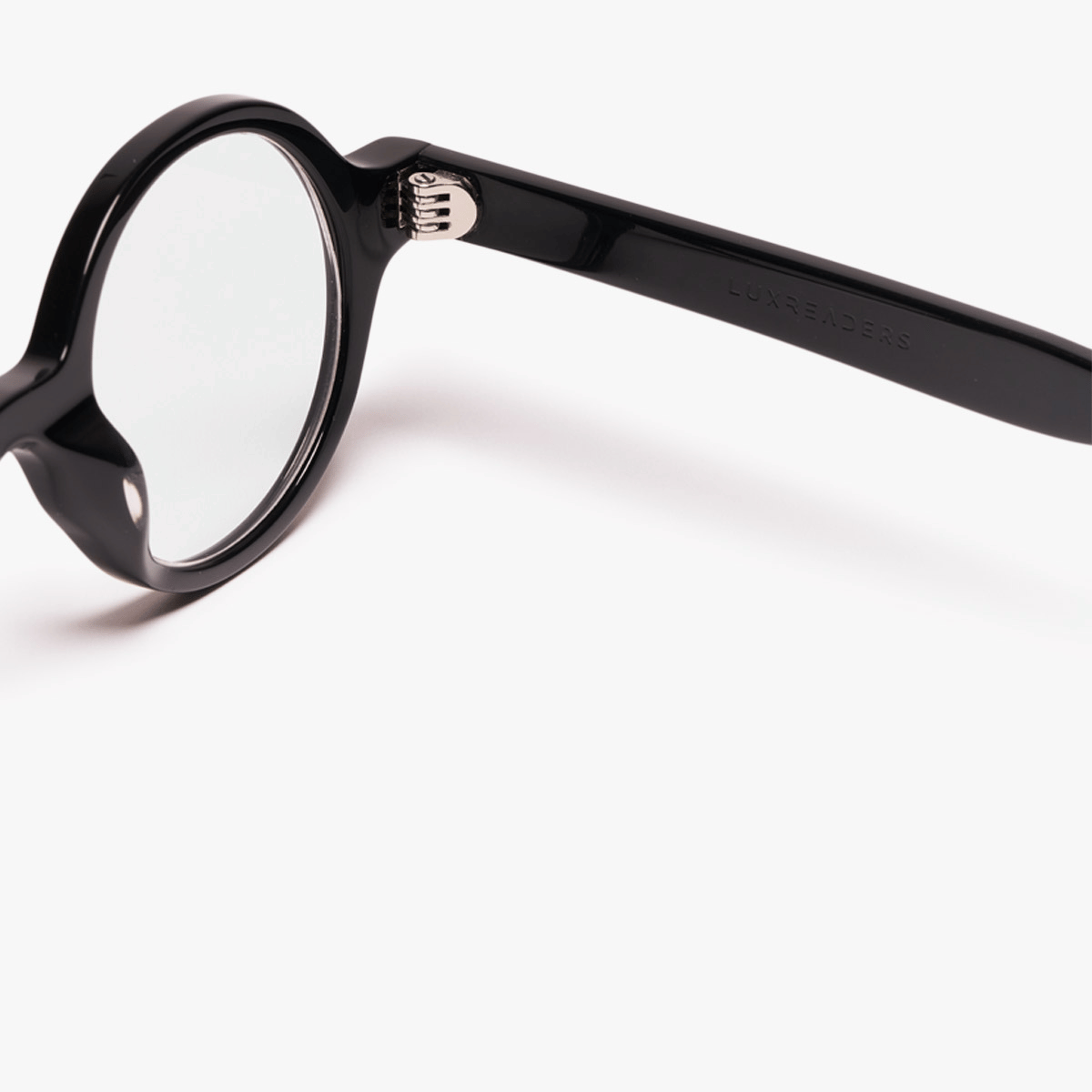 Luxreaders stylish Women's Tórshavn Black Reading glasses. Made from Bio-acetate in a Round shape.