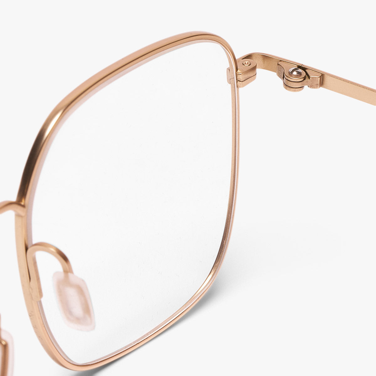 Luxreaders stylish Båstad Gold Reading glasses. Made from Titanium in a Round shape.