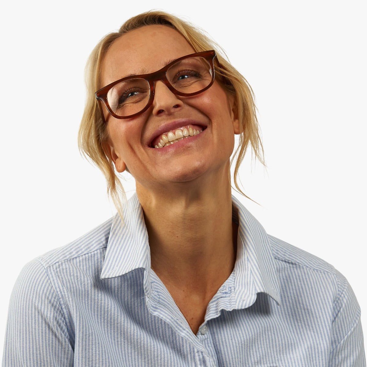 Evans_ShinyWalnut_Women_Readers_Pic_f1135e2d-b48d-4d46-a932-b820f324acca.jpg?v=1765897927&width=1200