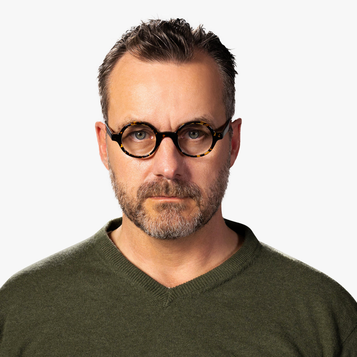 mens-torshavn-dark-turtle_reading-glasses_male-model-1.jpg?v=1771428766&width=1200