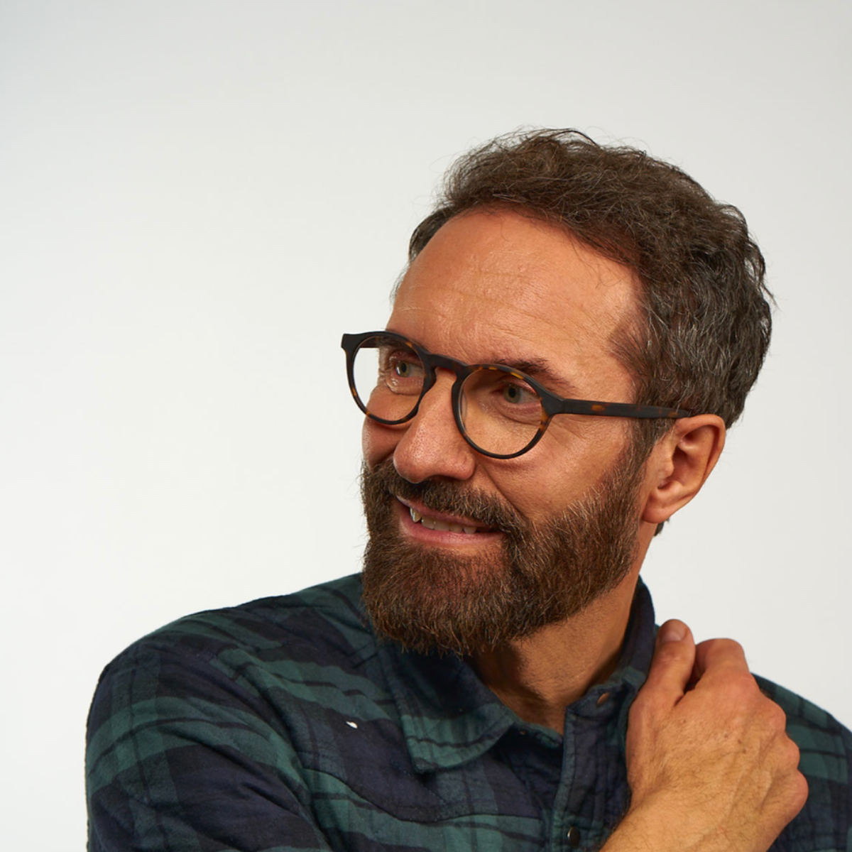 mens-trondheim-dark-turtle_reading-glasses_male-model-1.png?v=1771424709&width=1200