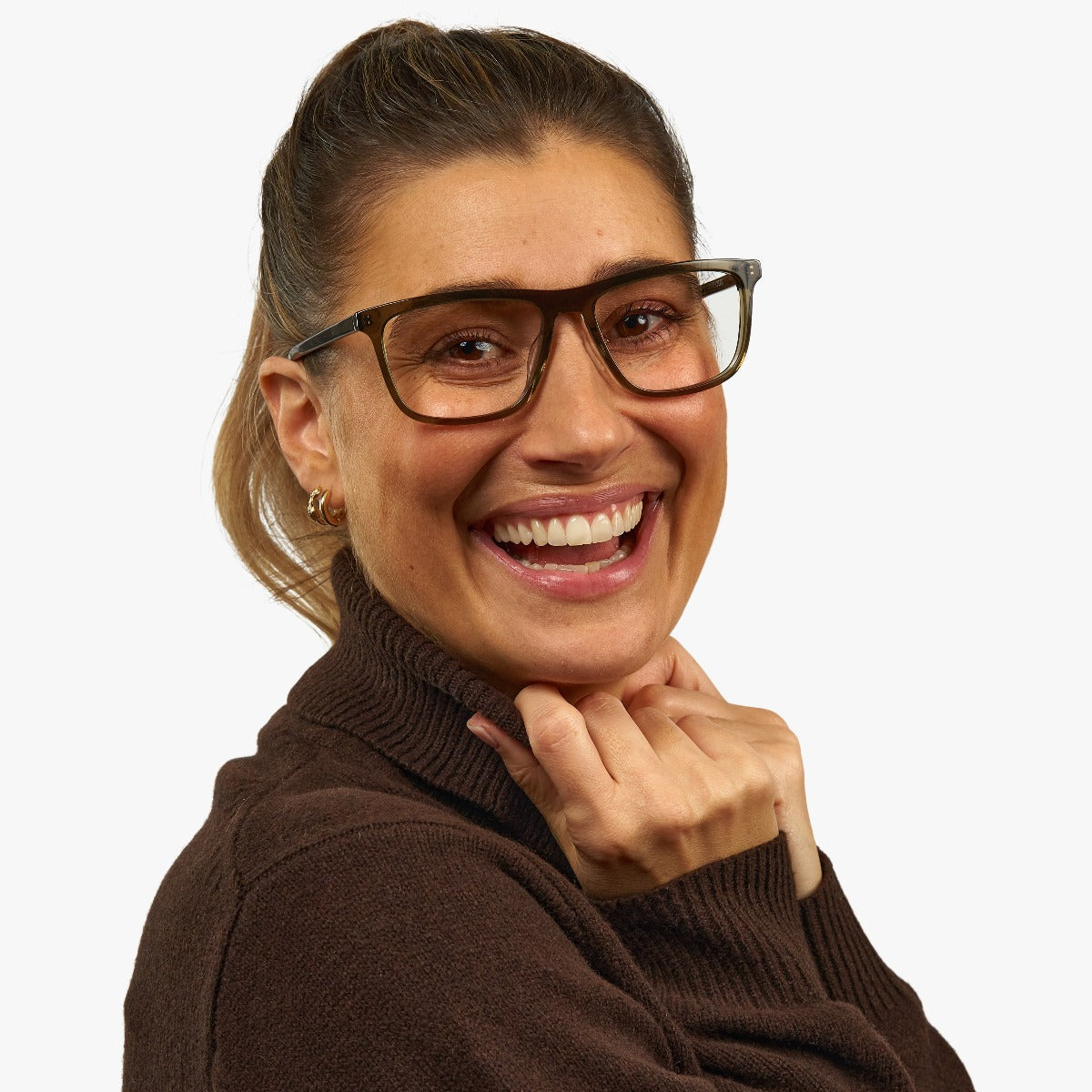 Person wearing Oslo Shiny Olive reading glasses