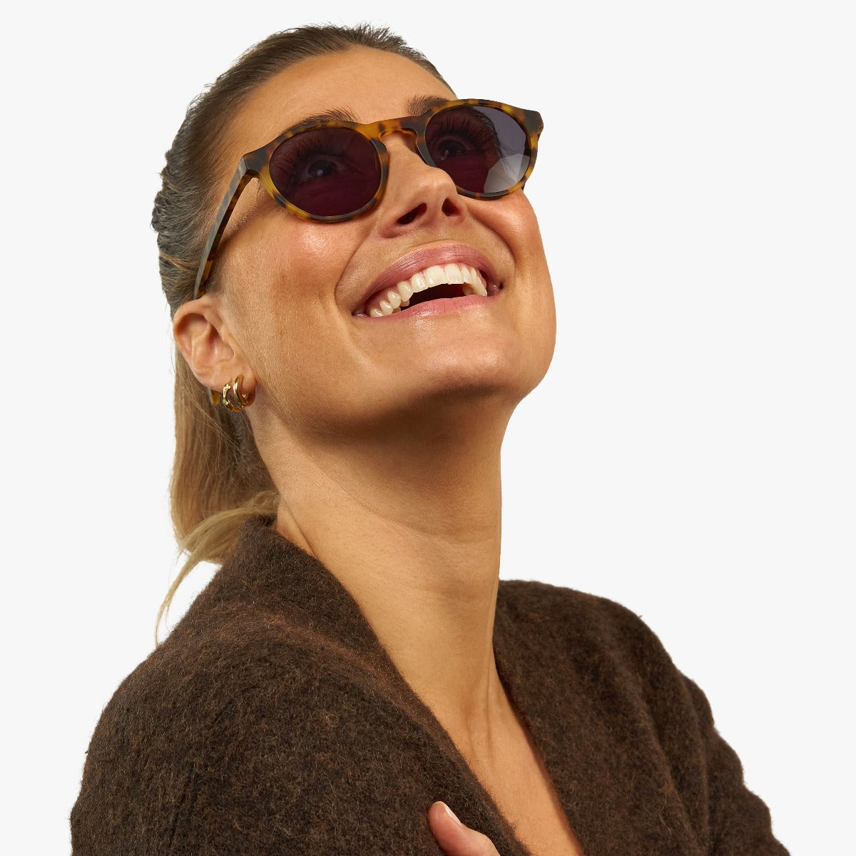 Person wearing Trondheim Light Turtle sunglasses